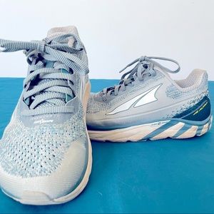 Altra Torin 4 Plush Silver/Navy Running Shoes Size 7